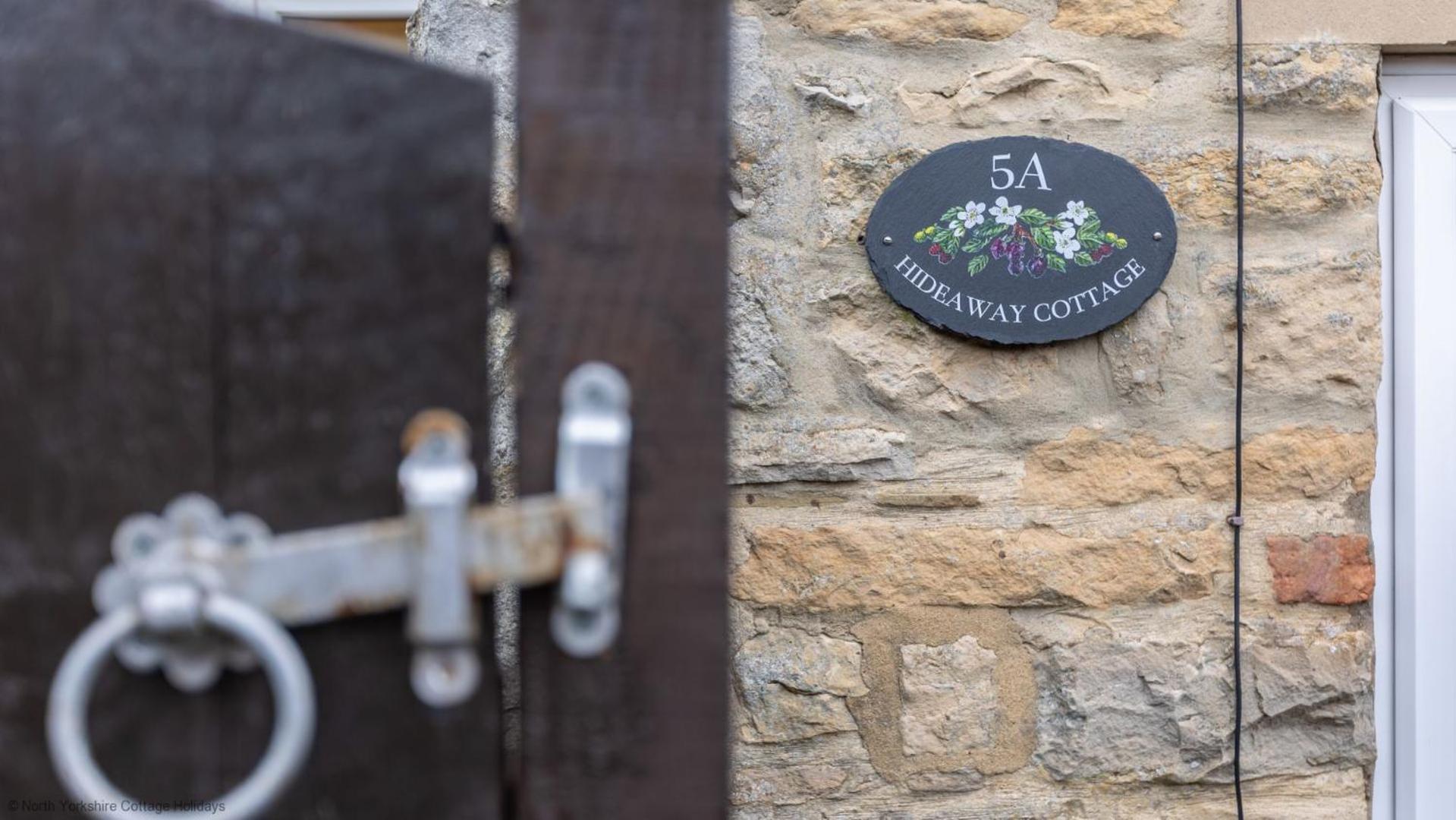 Picturesque Stone Cottage In The Heart Of North Yorkshire Village - Hideaway Cottage المظهر الخارجي الصورة