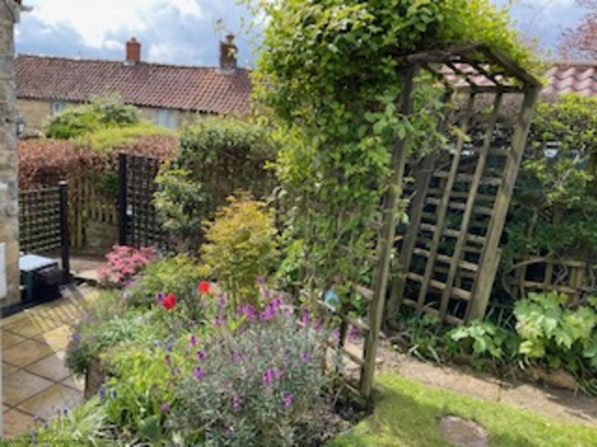 Picturesque Stone Cottage In The Heart Of North Yorkshire Village - Hideaway Cottage المظهر الخارجي الصورة